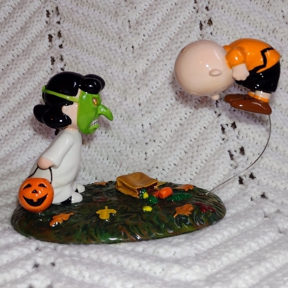 Peanuts Dept. 56 BOO! Rare Charlie  Brown Halloween Department 56 Lucy - Picture 1 of 8
